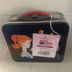 Hallmark‎ THE BARBIE LUNCH KIT 1998 Schools Days Lunch Boxes Numbered COA NEW!